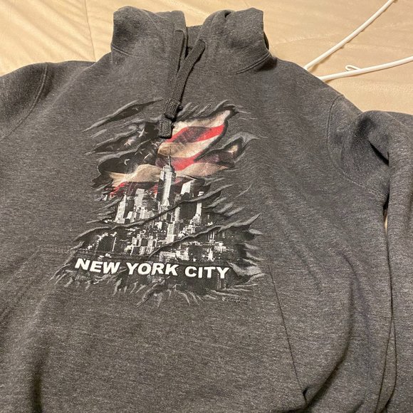 New York City Gray Hooded Sweatshirt - Picture 8 of 8